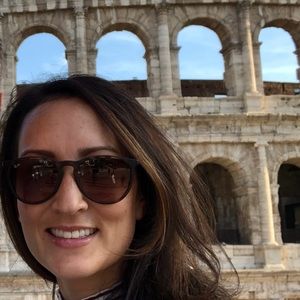 Meet your Posher, Dana